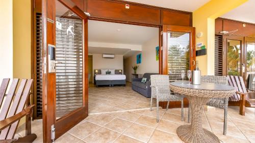 Willemstad Resort | LionsDive Beach Resort