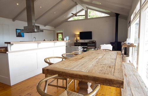 Red Hill House | LionsGate - Peninsula Homestead with a View