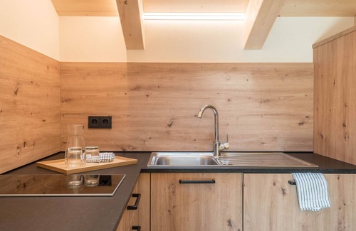 Santa Maddalena Apartment | Lippmöshof Holiday Apartment Reguz with Mountain View, Garden, Terrace, Sauna and Wi-Fi