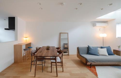 Minato Villa | LIRI Aoi 和モダンな一軒家 JR弁天町駅3分 USJ 梅田 大阪城 本町へ直通