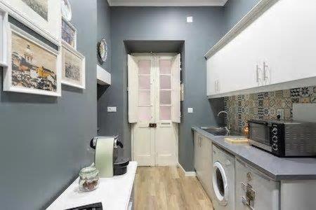 Santa Engracia Apartment | Lisbon Charming Apartment