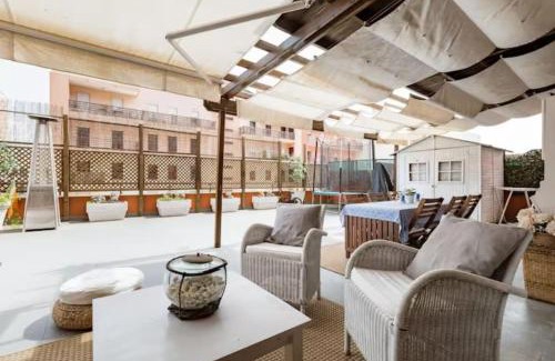 Linda-a-Velha Apartment | Lisbon Coast, 3 bedroom apartment with large terrace