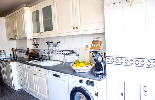 Apelacao Condo | LISBON SKY VIEW 3BR HOME + NEAR AIRPORT + FREE PARKING