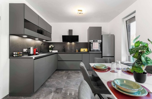 Woerth am Rhein Apartment | LiT LiVING: Luxus | Box SprIng | Parking | Garten