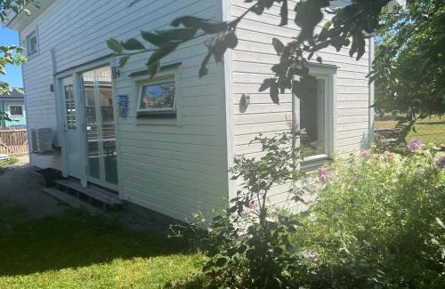 Alvsjo Ski Chalet | Liten stuga i Älvsjö 25 kvm med 2 sovloft