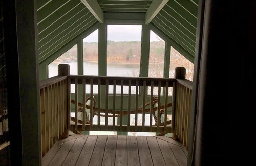 Piney Cabin | Little A-frame, Big porch on Lake Hamilton, Boat Dock, Deck, Fire pit, Kayaks