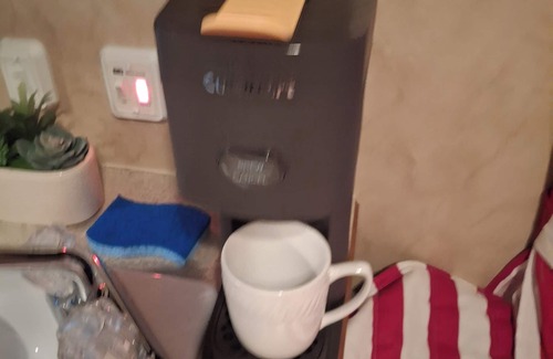 Ashford House | LITTLE BETTY WiFi, A/C,FirePit, BBQ