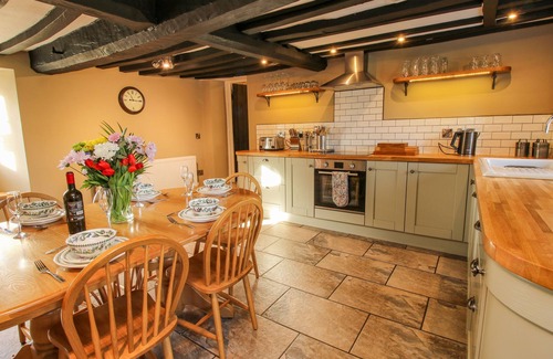Newcastle-on-Clun Cottage | Little Bicton