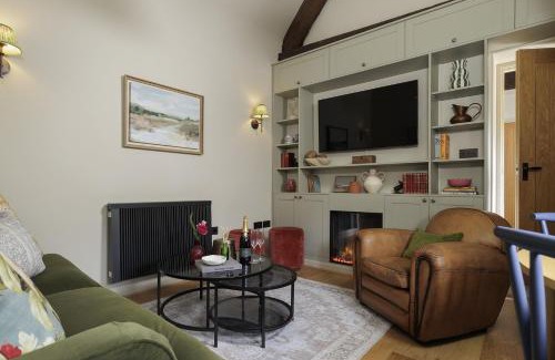 Bibury House | Little Bird Cottage