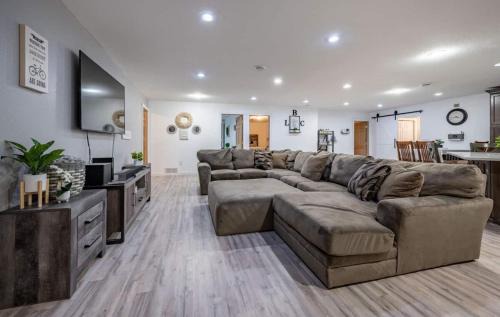 Northeast Itasca House | Little Buck Camp - Pet Friendly Game Room