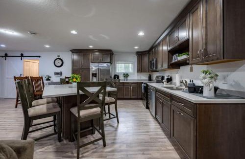 Northeast Itasca House | Little Buck Camp - Pet Friendly Game Room