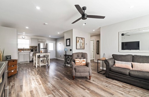 Ashland City Apartment | Little Bungalow outside the hustle and bustle of Nashville Tn.