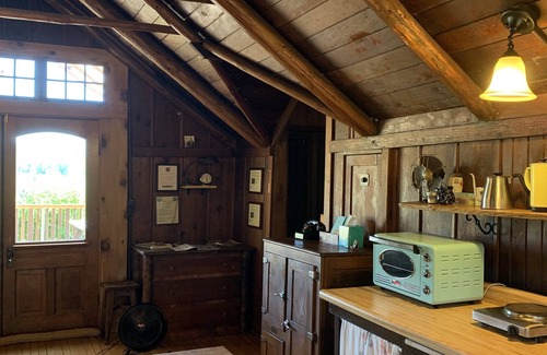 Philomath Cabin | Little Cabin at Wren Vineyard