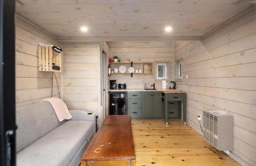 Chatsworth House | Little Cabin in the Pines