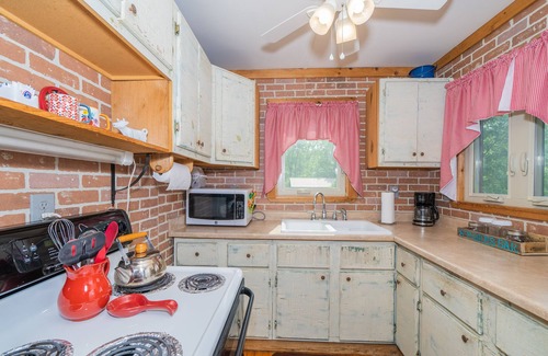Laclede County Cabin | Little Cabin on the BIG Niangua!