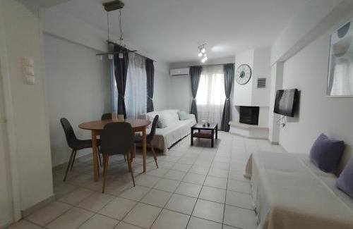 Karlovassi Apartment | Little Citrus Yard