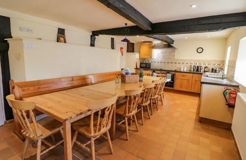 Little Cowarne Cottage | LITTLE COWARNE COURT, pet friendly, with a garden in Little Cowarne
