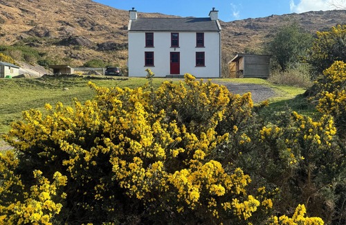 Ardnatrush Cottage | Little Heaven Glengarriff - Your secluded valley hide-away.