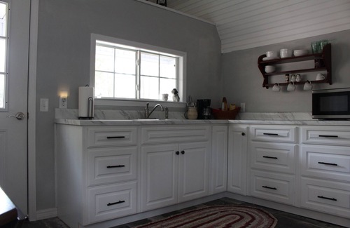 Heavener Cottage | Little House in the Pine Woods