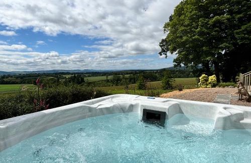 Kirriemuir House | Little Kenny Farmhouse