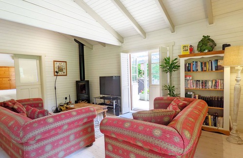 Barns Green Cabin | Little Russets - Horsham - a lodge/cabin that sleeps 2 guests in 1 bedroom