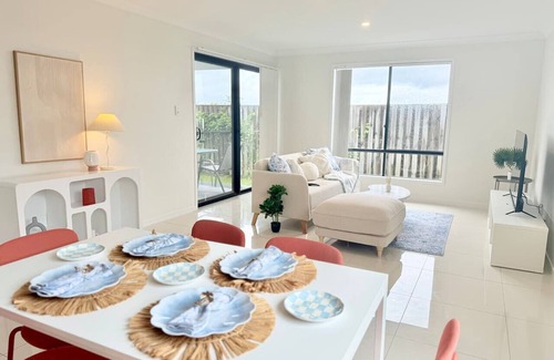 Pimpama House | Little Santorini Home - Family