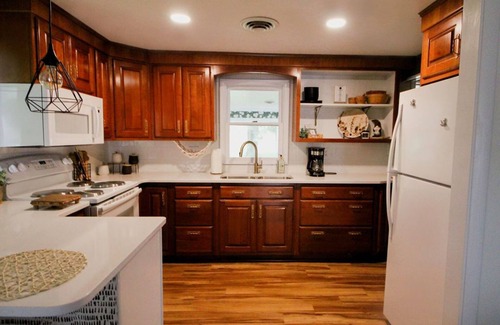 North East Cottage | Little slice of Heaven experiencing Lake Erie - private beach access