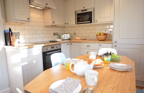 Melton Cottage | LITTLE TURNPIKE COTTAGE, MELTON, pet friendly in Woodbridge