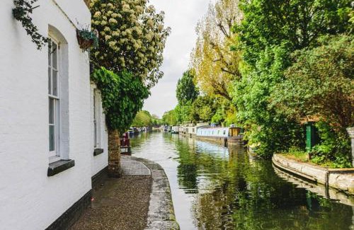 Westbourne Green Apartment | Little Venice, Paddington, Sunshine-Home!