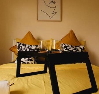 Westbourne Green Apartment | Little Venice, Paddington, Sunshine-Home!