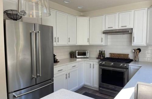 Lake Forest Park Villa | Livable C near Lake Washington