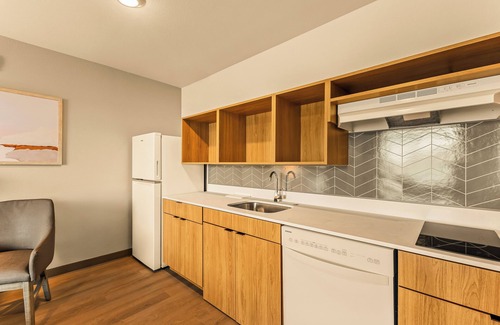 Vineyard Hotel | LivAway Suites Orem-Vineyard