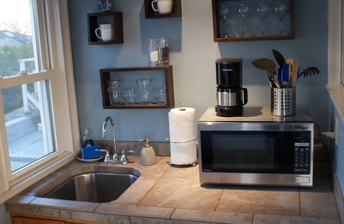 Noe Valley Apartment | Live High Above San Francisco in Noe Valley! Rooftop Sunroom