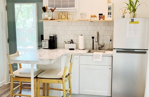Southern Shores Apartment | Live Oak Cottage - 'tiny house'/walk to beach