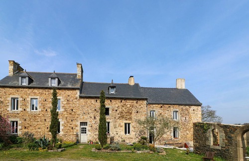 Treverec House | Live stately and family in this beautiful vacation home in Trévérec.