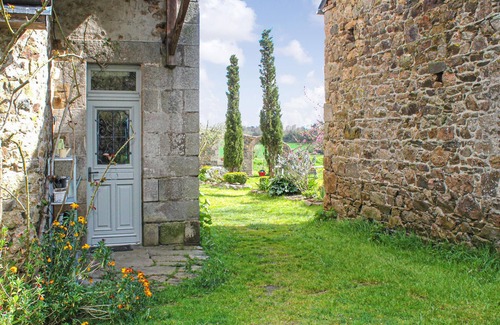 Treverec House | Live stately and family in this beautiful vacation home in Trévérec.
