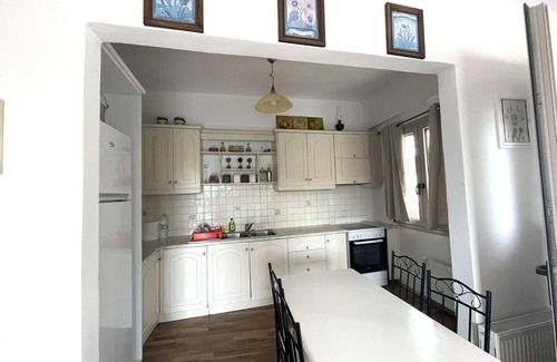 Gaios Apartment | Live the Summer Dream at Gaios Cozy Retreat
