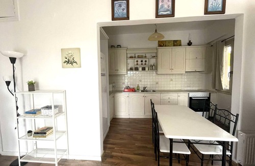 Gaios Apartment | Live the Summer Dream at Gaios Cozy Retreat