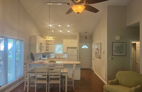 Mount Ida Condo | Livin On Lake Time