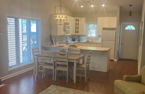 Mount Ida Condo | Livin On Lake Time