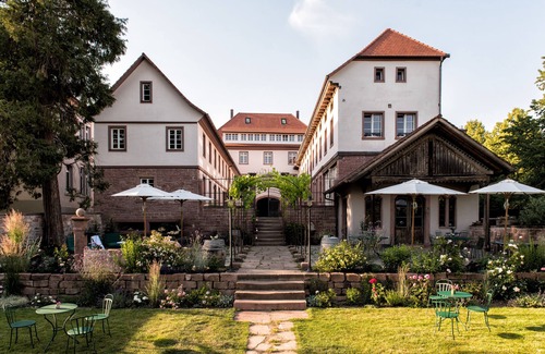 Lahr House | Living in a listed building, 2-floor apartment, high-quality furnishings