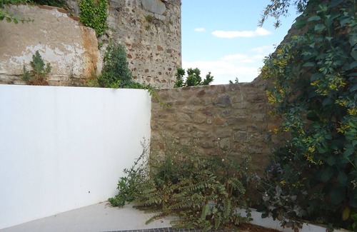Redondo Villa | LIVING IN A MEDIEVAL CASTLE BY ÉVORA- LONG TERM RENTING