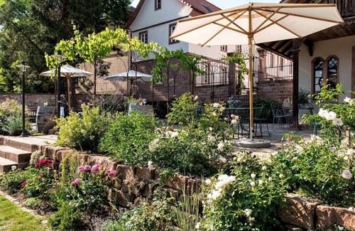 Lahr Apartment | Living in an old cigar factory - freshly renovated and modernized