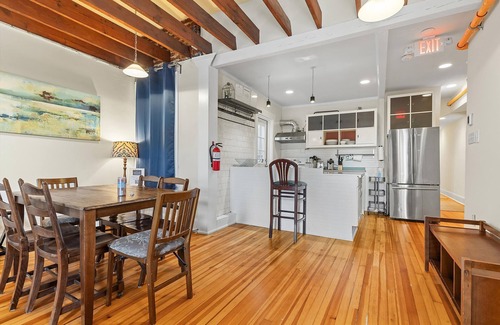 Southeast Bed & Breakfast | Living on The Edge of Capitol Hill, METRO subway