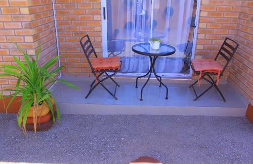 Bobonong House | Living Quarters BNB