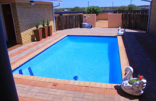 Bobonong House | Living Quarters BNB