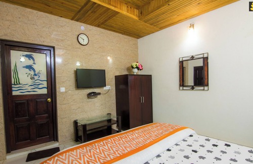 Naukuchiyatal Resort | LivingStone Lake View Resort Premium Room
