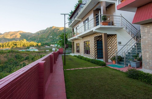 Naukuchiyatal Villa | LivingStone Lake View Resort 3 Bedroom Villa