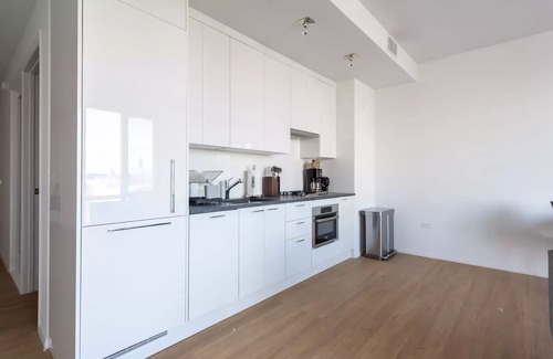 Logan Circle Apartment | Liz by Black Swan 412LT (1/1, Cap 2)
