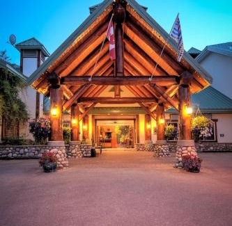 East Kootenay Resort | Lizard Creek Lodge